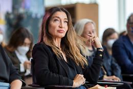 Chi attacca Elisabetta Franchi, in fondo, la pensa come lei