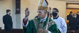 Il capo dei vescovi Usa invita a pregare il Sacro Cuore con l'enciclica del Papa