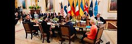 Casa Bianca, Trump assicura difesa a Kiev (e procede verso la pace)