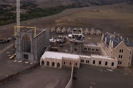 I Carmelitani costruiscono un monastero nelle Montagne Rocciose