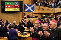 Scozia, stop al suicidio assistito: il Parlamento respinge la legge