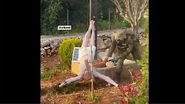 Soldato Idf contro una statua di Ges&ugrave;. Israele si scusa