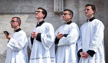 Preti che dicono &laquo;addio&raquo;