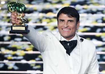 Sanremo, la sinistra irritata dalla vittoria di Sal Da Vinci Sanremo, la sinistra irritata dalla vittoria di Sal Da Vinci