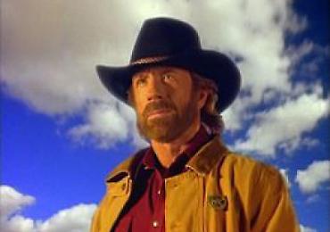 Dalla crisi al Vangelo: Il viaggio interiore di Chuck Norris tra cinema e Bibbia