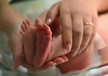 Nascite, l&rsquo;Italia sprofonda ancora e cresce la fivet (che non sar&agrave; mai la soluzione)