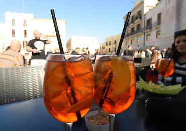 Il suicidio di Narciso: l&rsquo;ultimo aperitivo prima dell&rsquo;oblio