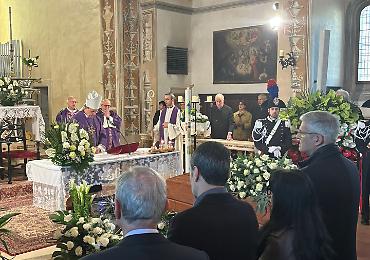 Funerale di Vittorio Messori: «Gesù è il chiodo», il toccante omaggio del vescovo Pompili Funerale di Vittorio Messori: «Gesù è il chiodo», il toccante omaggio del vescovo Pompili