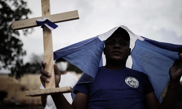 CATTOLICI, NICARAGUA,CROCIFISSO