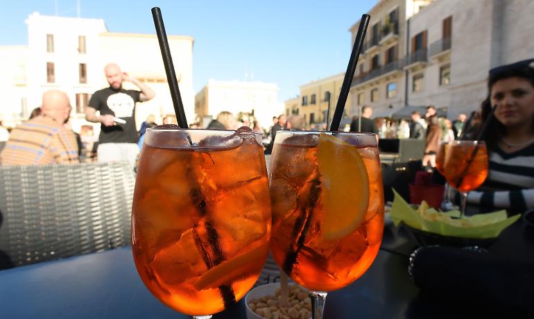 Il suicidio di Narciso: l&rsquo;ultimo aperitivo prima dell&rsquo;oblio