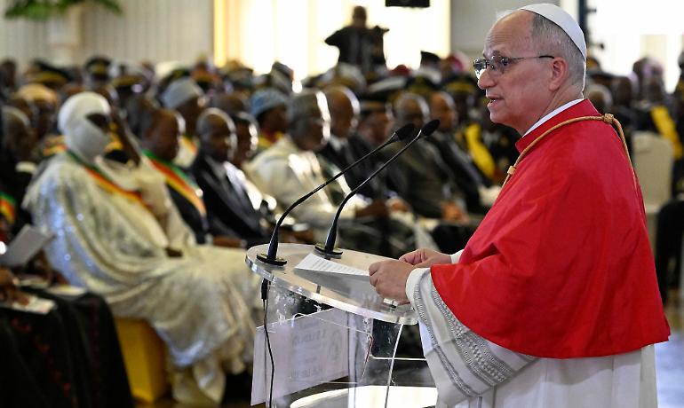 Papa Leone XIV: &laquo;Guai a quanti manipolano il nome di Dio per il proprio tornaconto militare&raquo;