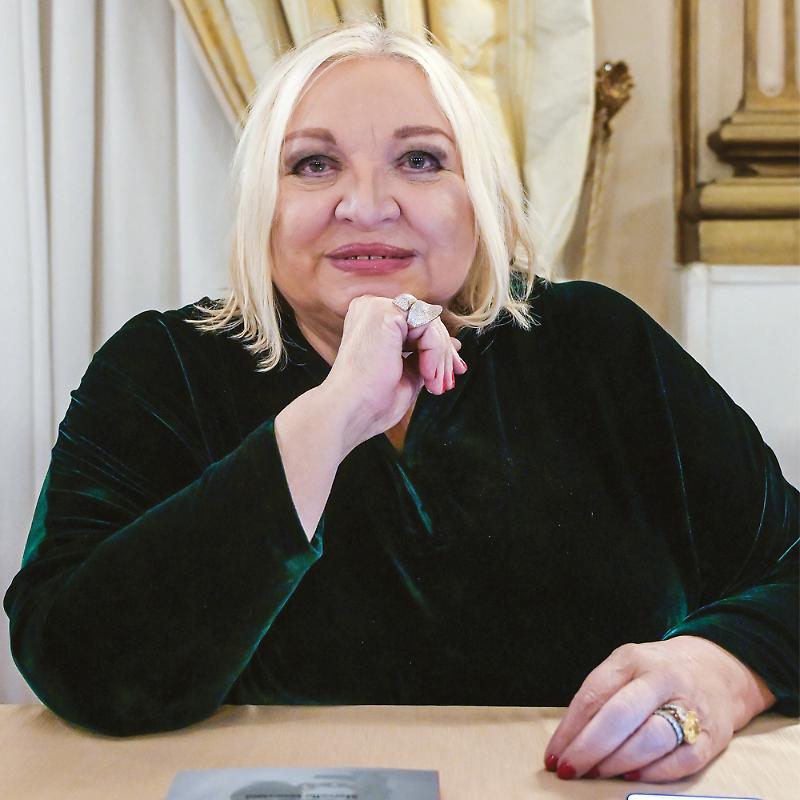 Maria Giovanna Maglie pag 19 (1000X1000)