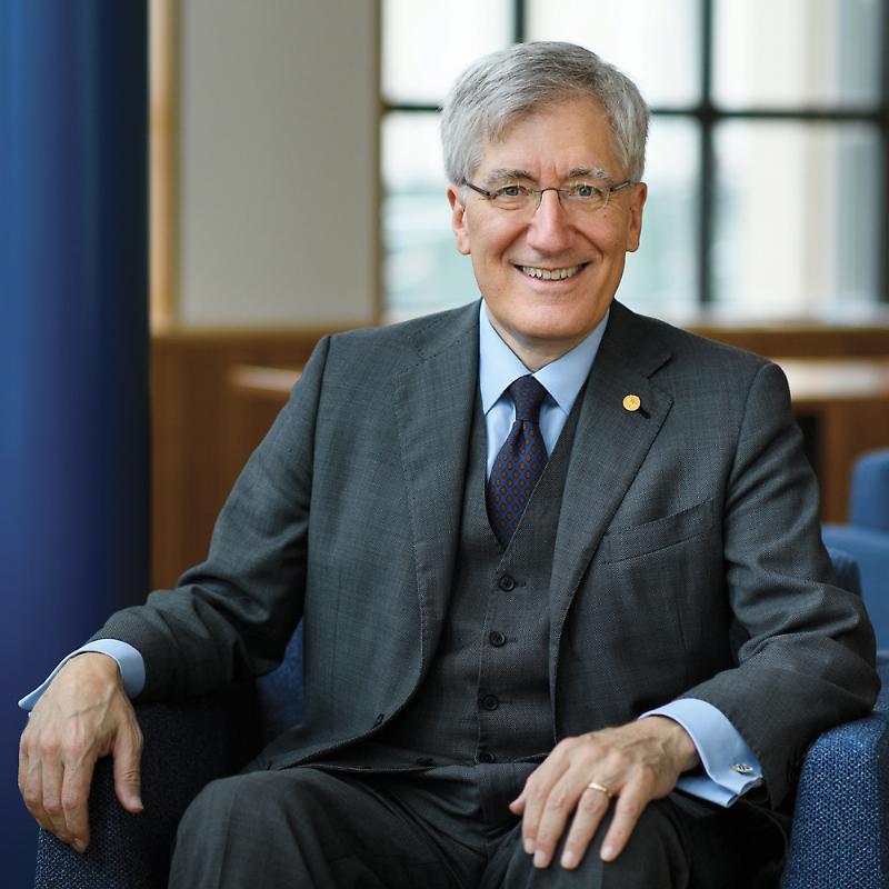 pag 25 Robert P George (1000X1000)