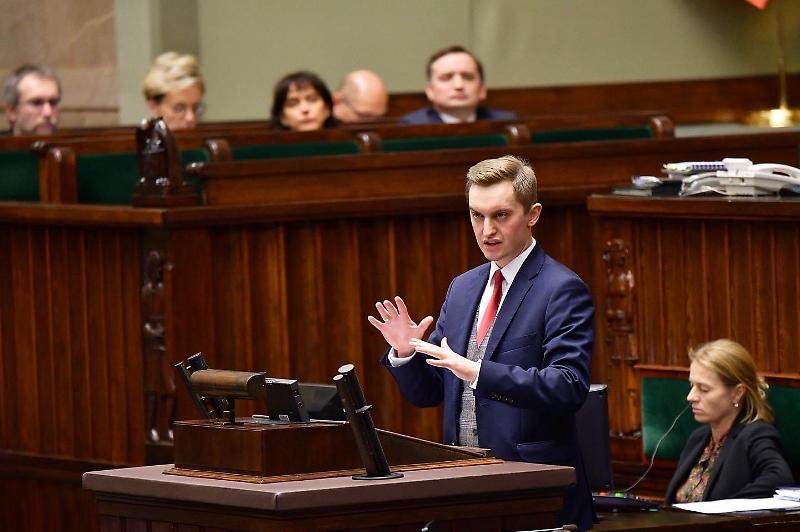 97F18A5C-8FAD-4746-8BF9-D8076A280AAB