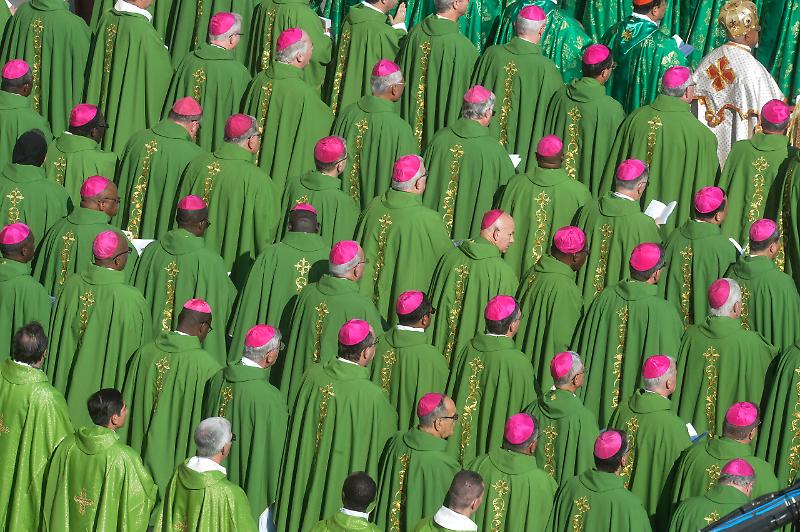 MESSA IN PIAZZA SAN PIETRO PER L' APERTURA DEL SINODO DEI VESCOVI