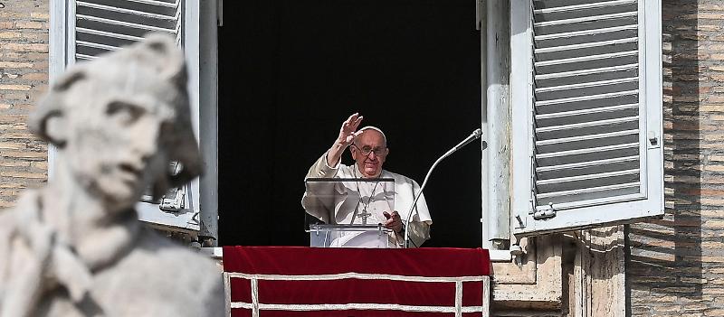 BENEDIZIONE DEI BAMBINELLI IN PIAZZA SAN PIETRO