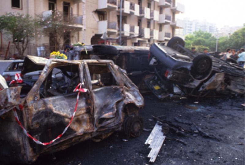 IMG auto dopo attentato (370X250)