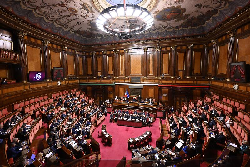 SENATO: COMUNICAZIONI DEL PRESIDENTE DEL CONSIGLIO DEI MINISTRI