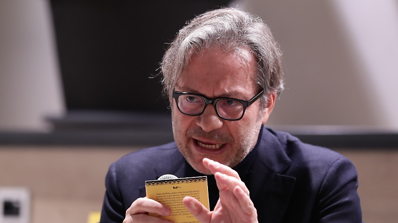 Educazione sessuale, Recalcati è contro. De Gregorio lo attacca ma lui non molla: «Non ha senso»