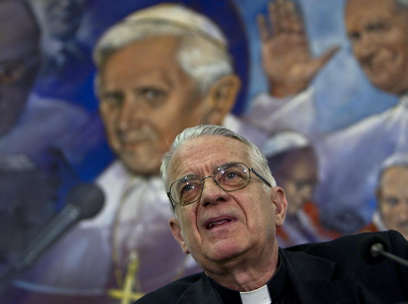 &laquo;Non parlava di attualit&agrave;, ma di Dio&raquo;: Padre Lombardi racconta Benedetto XVI