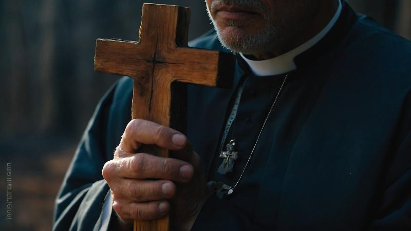 SACERDOTE, CATTOLICO, ESORCISMO