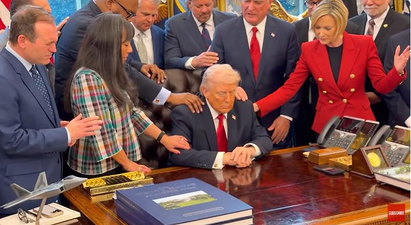 Quando il potere si serve di Dio