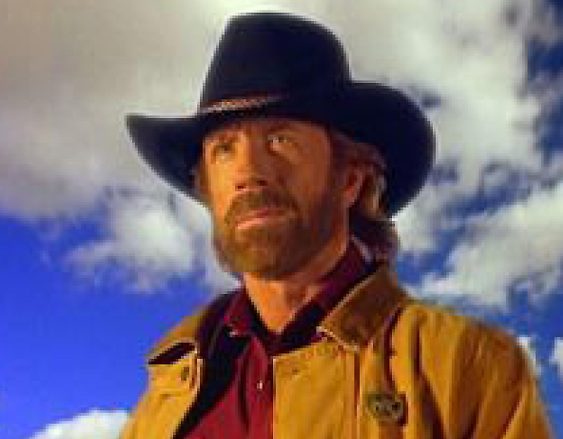 Dalla crisi al Vangelo: Il viaggio interiore di Chuck Norris tra cinema e Bibbia