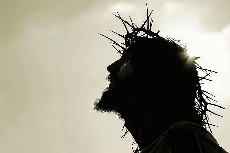 Ges&ugrave; in croce