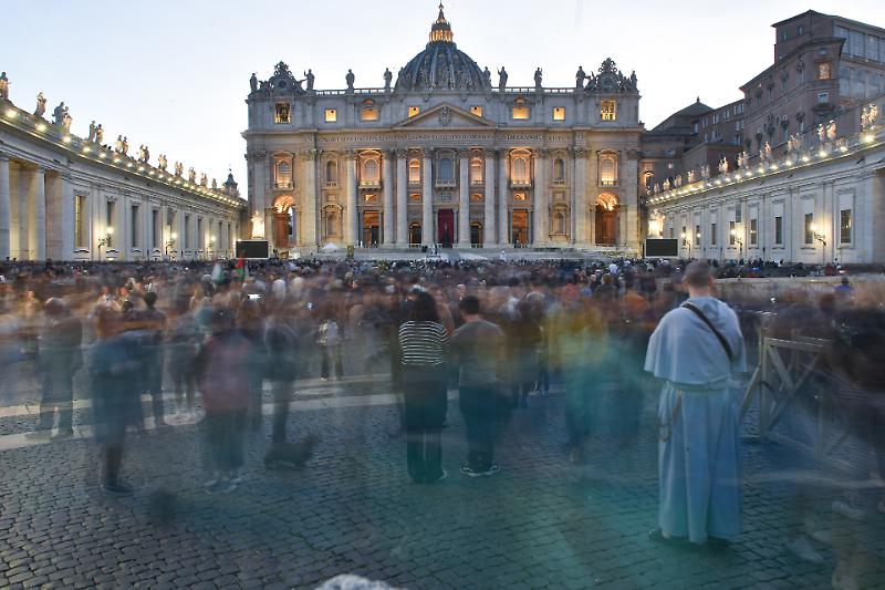 ll potere dei papi: disarmato, ma temuto dai potenti