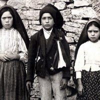 I tre pastorelli di Fatima: come «rovesciare i potenti dai troni»