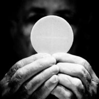 La rinascita degli Usa sarà eucaristica o non sarà, avvisano quattro vescovi