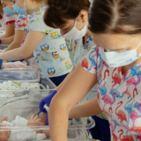 L’industria dell’utero in affitto prospera in Ucraina, nonostante la guerra