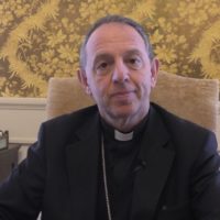 DDL Zan, Monsignor Suetta: «Nessuna ingerenza, il testo va fermato»
