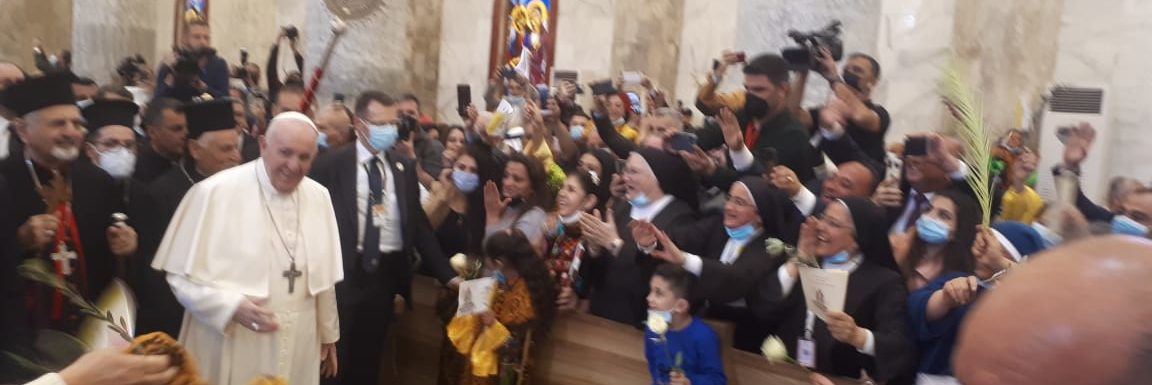 Il Papa nella chiesa di Qaraqosh che fu devastata dall’Isis