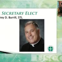 Si dimette il segretario dei vescovi Usa, beccato sulla app Grindr