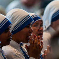Papa: «Basta persecuzione religiosa»