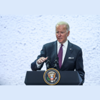 Il devoto Biden intanto difende aborto e gender equality