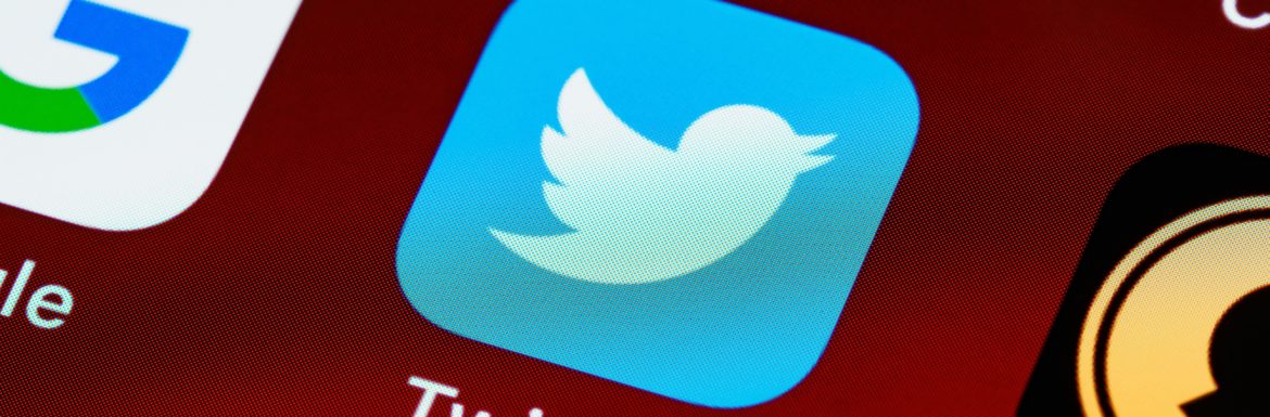 Twitter censura il deputato spagnolo per aver scritto «Amen»
