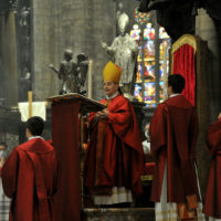 L’arcivescovo di Milano annuncia un rosario per la pioggia. Che arriva subito
