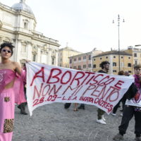 Il Piemonte vara un fondo per la vita nascente e gli abortisti insorgono