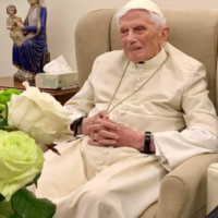 La «famiglia» discreta di Ratzinger