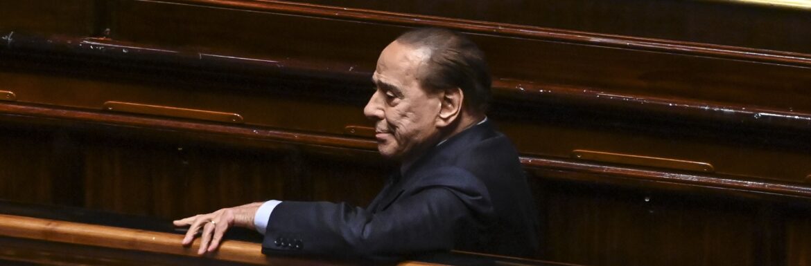 Berlusconi è morto. Se ne va il Cav inviso alle sinistre (e ai poteri forti)