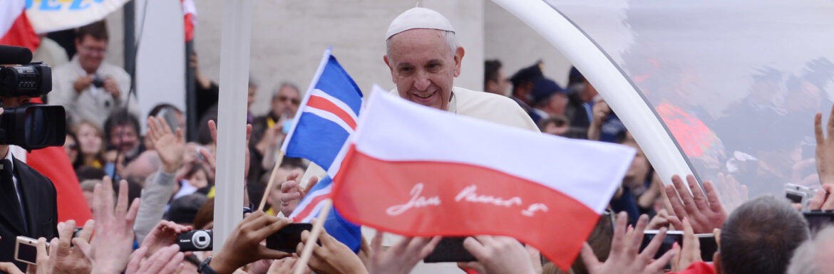 Papa Francesco: «Nessuno può onestamente dubitare della decenza di papa Wojtyla»