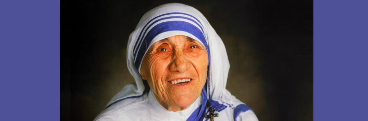 «Usava i poveri». Altro fango su Madre Teresa, ma i cattolici reagiscono