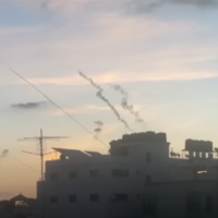 Pioggia di missili su Israele: «Fermare subito l’escalation»