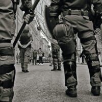 Spagna, pregano contro l’aborto e arrivano 20 agenti antisommossa