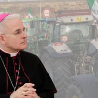 Protesta degli agricoltori, i vescovi europei la appoggiano
