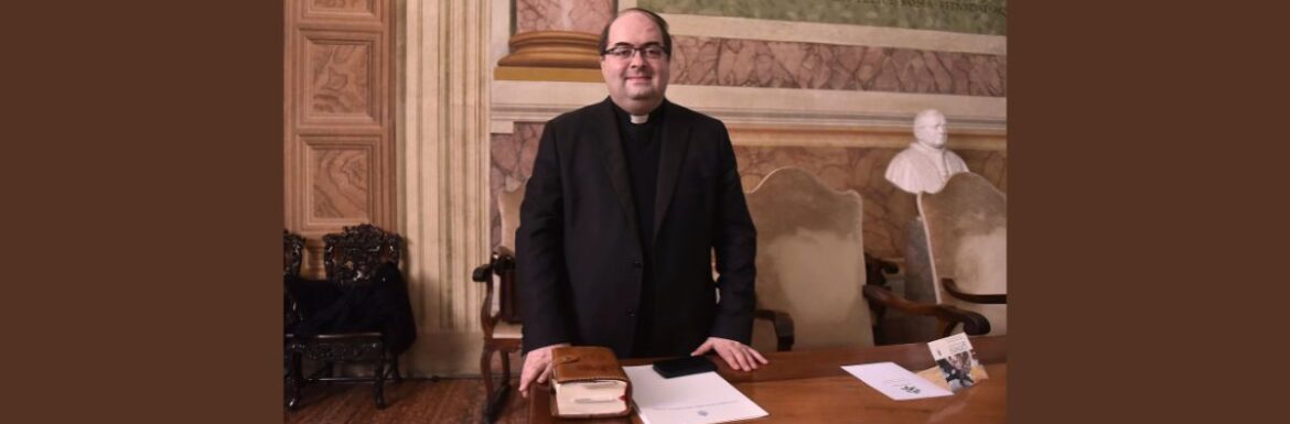Il vescovo Morandi dà lezione di laicità. Ma si può andare oltre
