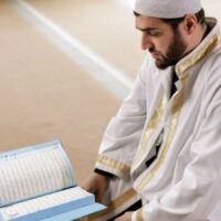 Il 92% dei francesi caccerebbe gli Imam che fanno sermoni contro la Francia