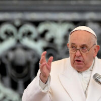 Vaticano in Dignitas infinita: no ad aborto, suicidio assistito, utero in affitto